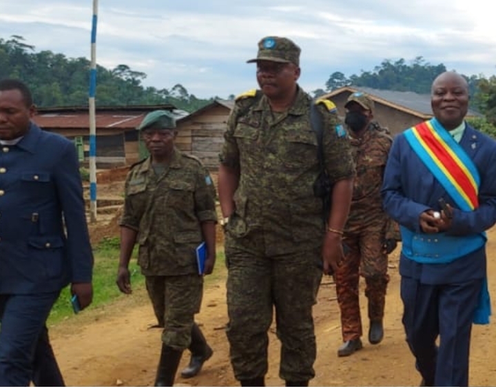 Beni : l’administrateur militaire sensibilise la population de Baswagha-Madiwe sur la sécurité et Ebola	